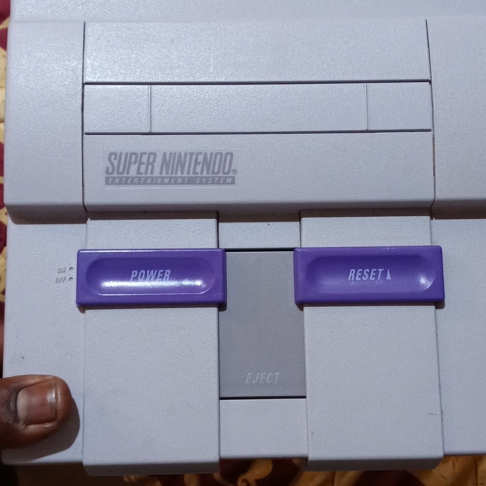 Super Nintendo - Picture 4 of 4
